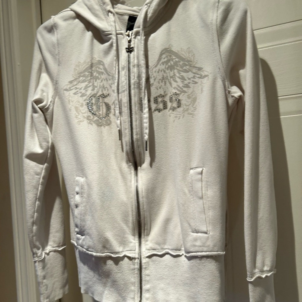 White guess track suite silver/grey detail